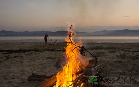 深圳海边露营的地方