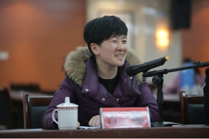 怀宁县副县长占娜在揭牌仪式上发言