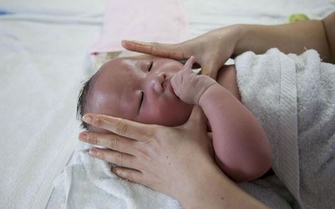 夏天幼儿如何保健 幼儿卫生保健知识 幼儿保健注意事项