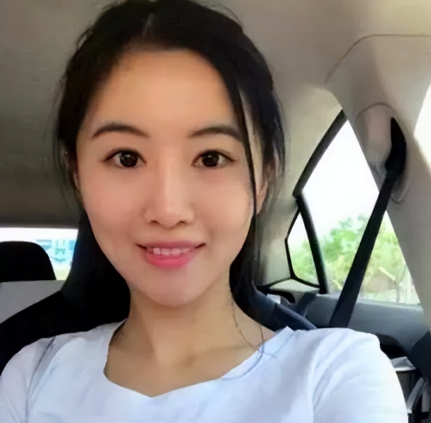 当时,包丽和牟林翰都在学生会里,到后面,牟林翰接