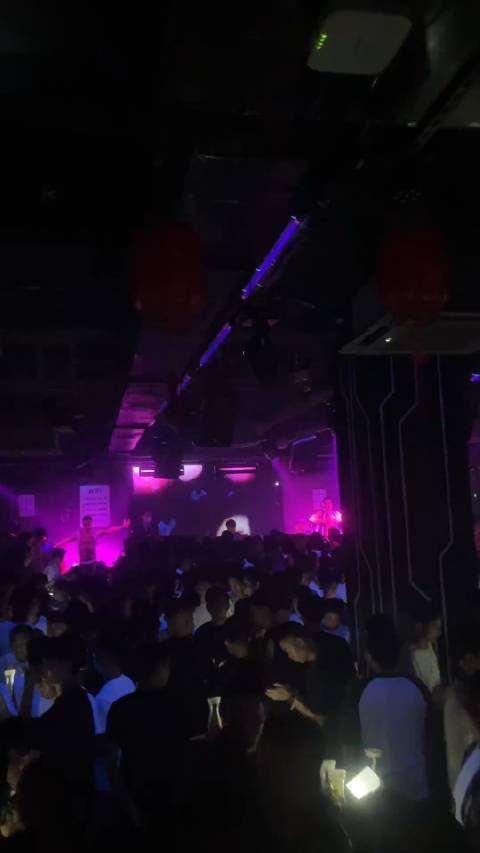 广州酒吧彩虹咬人视频事件广州歌爵士酒吧咬人是怎么回事