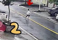 7岁男孩1分钟横穿马路三次 被撞飞后引起热议